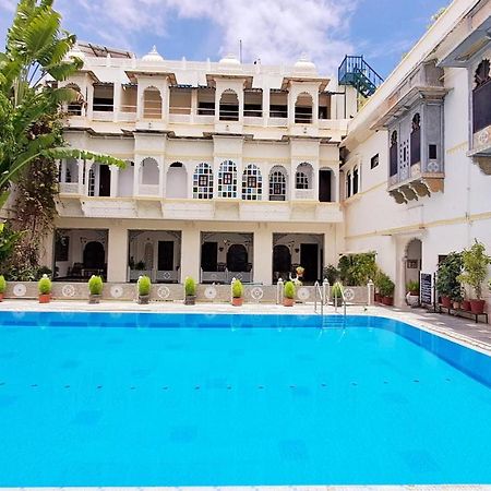 Hotel Mahendra Prakash à Udaipur Extérieur photo