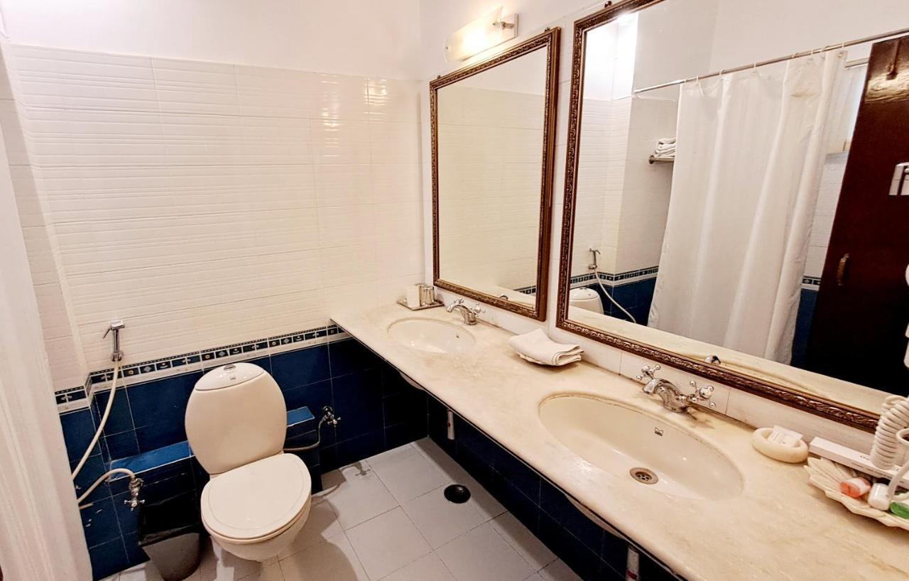 Hotel Mahendra Prakash à Udaipur Extérieur photo