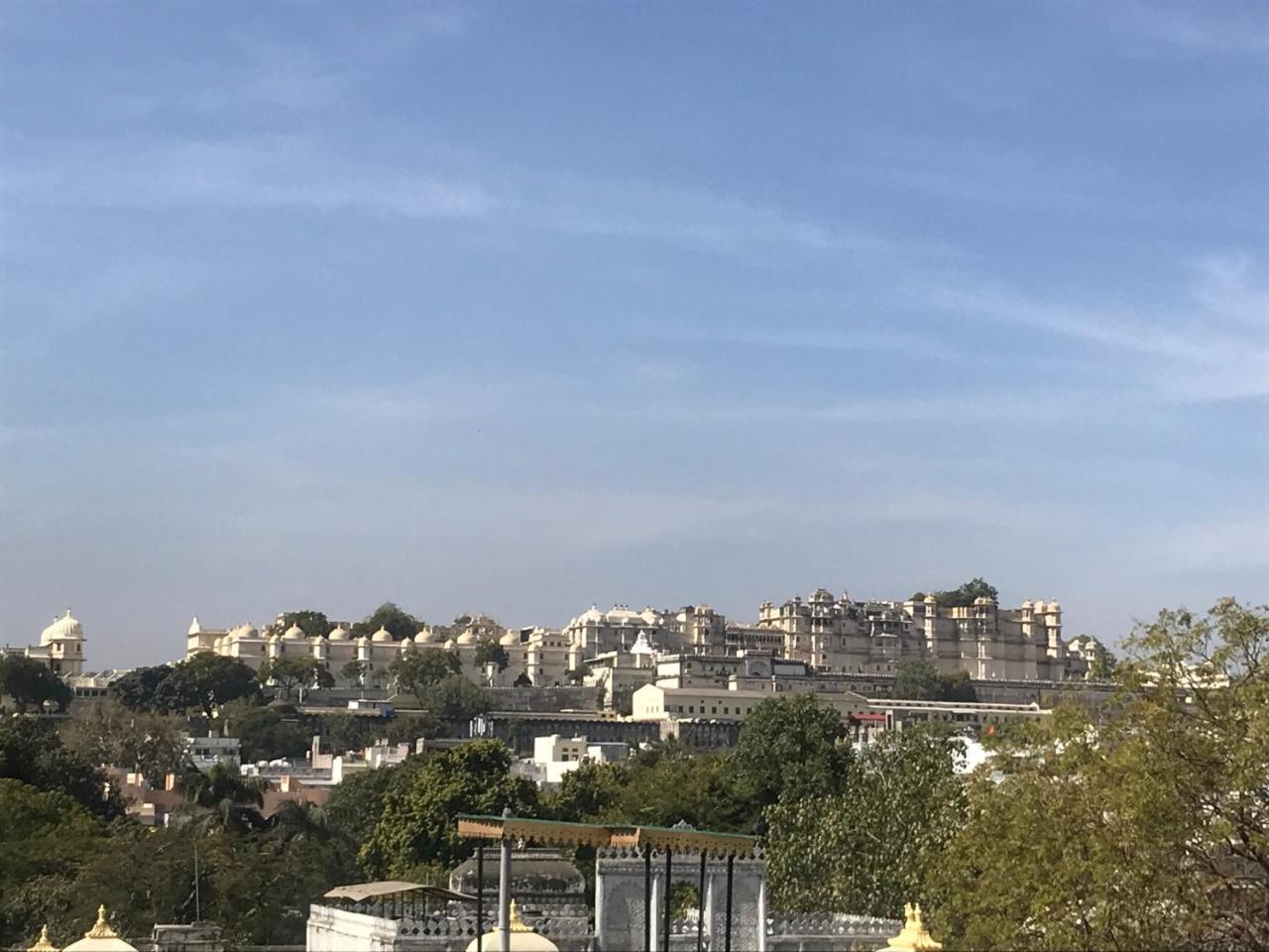Hotel Mahendra Prakash à Udaipur Extérieur photo
